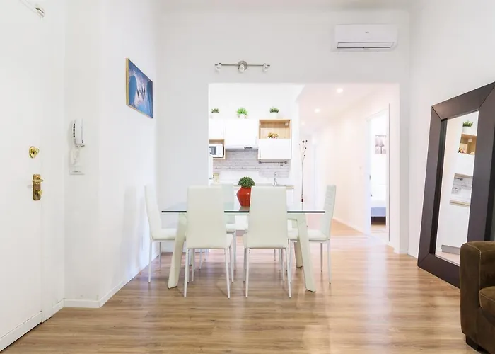 Exclusive 4Bdr Close To Duomo